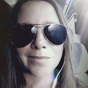 Meet your Posher, Lee